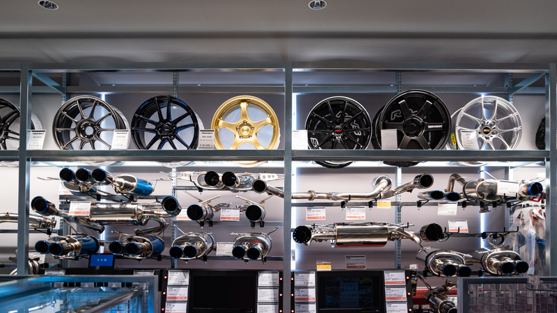 Illustration for article titled A Look Inside Autobacs: Japan's Fascinating Auto Parts Megastore